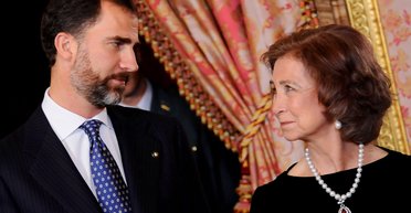 "Хоче виписатися і повернутися": король Іспанії Філіп розповів про стан здоров'я мами