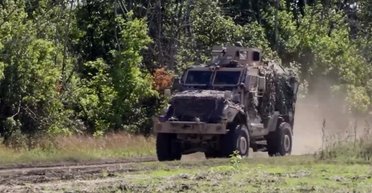 Залужний розповів, як "Росомахи" наводять жах на піхоту ЗС РФ на MaxxPro (відео)