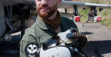 "Военный в тылу не чувствует себя в безопасности": мать погибшего пилота "Джуса" рассказала, как избили ее сына