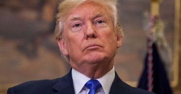 "Печальный момент в истории": сенаторы США раскритиковали Трампа за действия против Украины (видео)