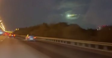 Таинственный зеленый шар пронесся над Москвой после атаки БПЛА, — соцсети (видео)