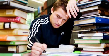 Забивать голову историческими датами. Зачем нам нужны знания о прошлом, и какая от них польза