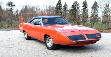 Випередив свій час: на аукціоні продають культовий спорткар 70-х у новому стані (фото)