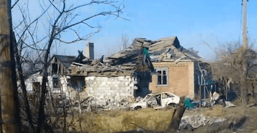 300 метров до фронта: "белые ангелы" под обстрелами эвакуировали детей (видео)