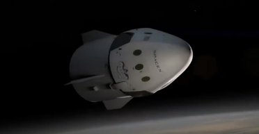 Компанія Ілона Маска вперше в історії відправляє астронавтів у політ над полюсами Землі