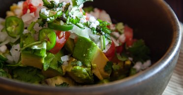 Як приготувати гуакамоле — рецепт з цибулею та гострим перцем