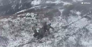 "Думал, что мне уже все": бойцы ГПСУ дроном спасли раненого побратима (видео)