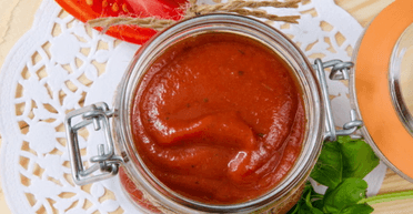 Не тільки смачний соус: як можна використовувати кетчуп у господарстві