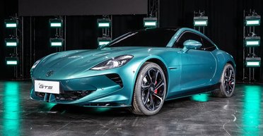 Новый британский спорткар станет недорогим электрическим конкурентом Porsche Cayman (фото)
