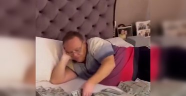 Мамусин пиріжок на купі доларів: чому фото сина чиновниці — дзеркало середнього українця