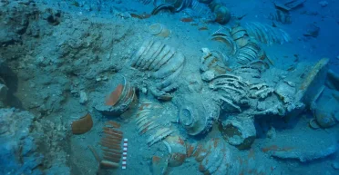 Сохранился через 2 тысячи лет: археологи нашли затонувший корабль с редким грузом (фото)