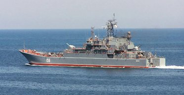 Стоят у пирса с боеприпасами: как выглядят корабли РФ после ударов ВСУ, — OSINT (фото)