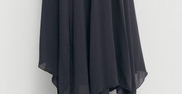 Тренд літа 2024 за багато грошей: знаменитості в захваті від неоднозначного взуття (фото)