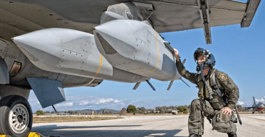 Для уникальной обстановки в Украине: что известно об управляемой планирующей авиабомбе JSOW (видео)