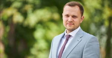 3 поездки за пару месяцев: как и для чего нардеп от "Слуги народа" посещает Лондон, — Bihus