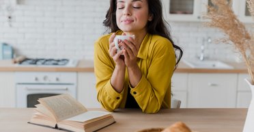 Как быстро успокоиться: 5 лучших напитков для снятия стресса