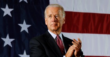 Байден извинился перед Зеленским из-за задержки в военной помощи Украине