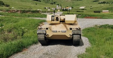 Естонський безпілотний танк Type-X посилили дронами: на що здатна система Quadbox (відео)