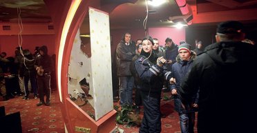 "Наждак": через погромы - в политику