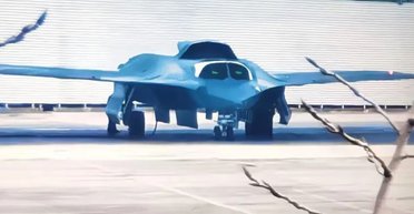 В об'єктиві китайський стелс-літак J-36: експерти виявили нові деталі (фото)