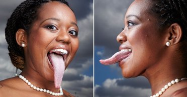 Жінка з найдовшим язиком у світі назвала свою улюблену розвагу (фото, відео)