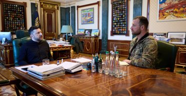 Кадры как карты: что побудило Зеленского перетасовать властную колоду