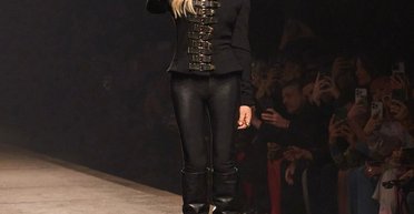 Не з власної волі: з'явилися деталі звільнення Донателли Версаче з Versace