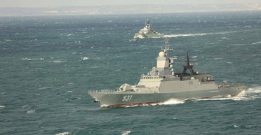 Будуть проривати блокаду США: російський танкер на шляху до Куби супроводжує військовий корабель