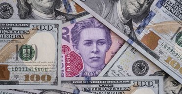 Гребут деньги лопатой: как банки зарабатывают миллиарды во время войны