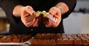 Дубайський шоколад: чому близькосхідний десерт став інтернет-сенсацією (відео)