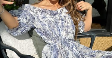 Дженнифер Лопес вышла в свет в прозрачных брюках и стильном блейзере (фото)