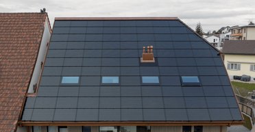 Полностью черная солнечная панель оказалась лучше обычных: в чем секрет (фото)