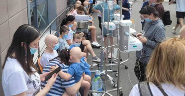 "Оберегал маму от слез": история 6-летнего пациента "Охматдета" Кирилла (видео)