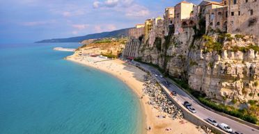 Італійці дотримуються цих 5 звичок для здоровʼя, довголіття та щастя (фото)