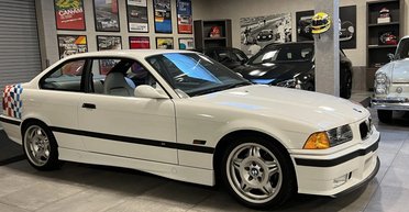 Стару 30-річну "трійку" BMW E36 продали на аукціоні за ціною Porsche Cayenne (фото)