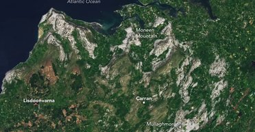 Щось сіре причаїлося в Ірландії: з'явилося 250 млн років тому і досі видно з космосу