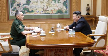 Для "защиты мира и справедливости": Ким Чен Ын встретился с замминистром обороны РФ