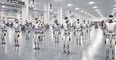 Каждые 30 минут один человекоподобный робот: начал работу первый супер-завод в Китае (видео)