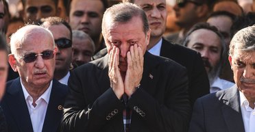 Дьявол в деталях. Какими странностями запомнится попытка переворота в Турции