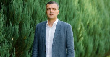 Брат депутата от "Слуги народа" продавал лошадей ФСО Путина: журналист рассказал подробности