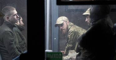 "Дають стаканчики": колишні військовополонені розповіли, що для них зробив Червоний Хрест (відео)