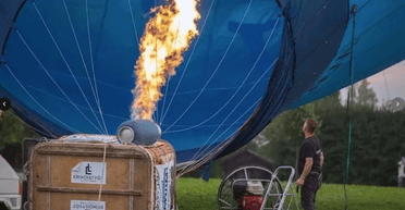 170 кг в воздухе: в Финляндии в небо поднялась первая в мире летающая сауна