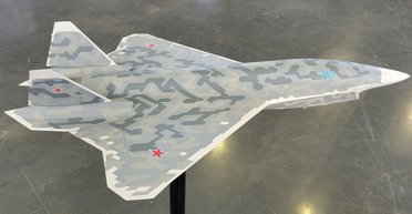 "Шах і мат" 5-го покоління: в РФ показали безпілотний Су-75 з новим хвостом і крилами (фото)