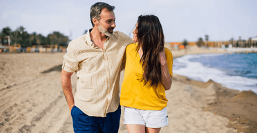 "Між нами є хімія": чоловік розлучився з дружиною та закохався в колегу, яка на 20 років молодша за нього