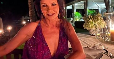 Кетрін Зета-Джонс показала свій образ на Геловін 2023 (фото)