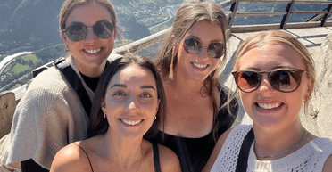 Незабутня відпустка: медсестри зі США випадково врятували туристу життя в печері (відео)