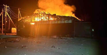 РФ вдарила дроном по "Новій пошті" у Запорізькій області: згоріли відправлення на сотні тисяч грн