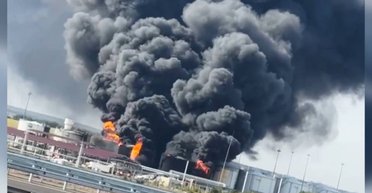 Без признаков тушения пожара: как выглядит нефтебаза "Атлас" после атаки (спутниковые снимки)