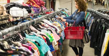 Наречена знайшла на секонд-хенді неймовірний "скарб" всього за $8 (фото)