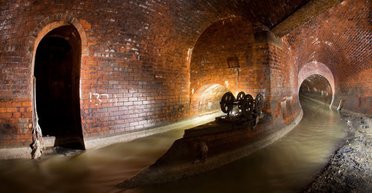 Таємна спільнота: чоловік жив як "людина-кріт" у прихованому підземному тунелі (відео)